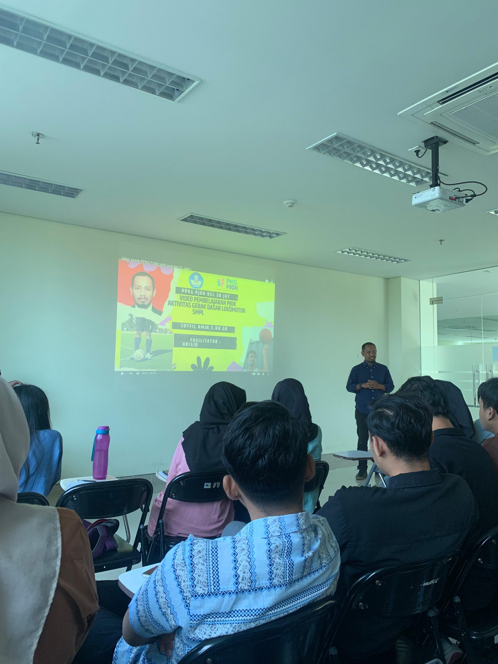 Dosen Praktisi Bapak Lutfil Amin, S.Or., GR, Hadir di Departemen Pendidikan Jasmani Kesehatan dan Rekreasi Universitas Negeri Malang untuk Mengajar Pendidikan Adaptif Selaras dengan SDGs 3, 4, 5, dan 7